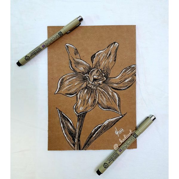 Make Easy Paper Flowers: 5 Fast & Fun Tutorials on Bluprint | Craftsy |  www.craftsy.com